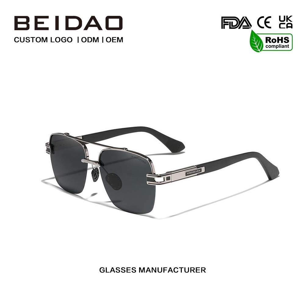 Barvita retro polarizirana sončna očala s kvadratnimi senčniki